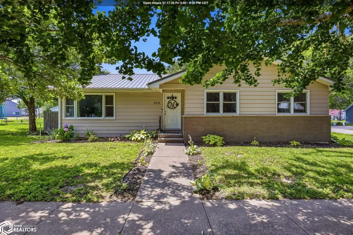 209 N Walnut St, Winfield, IA 52659 - #1