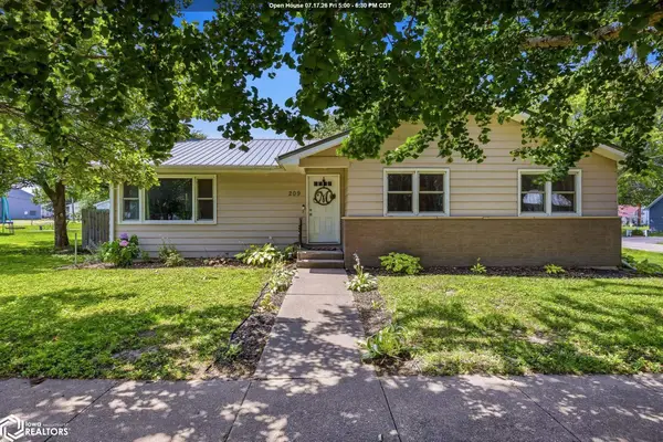 209 N Walnut St, Winfield, IA 52659