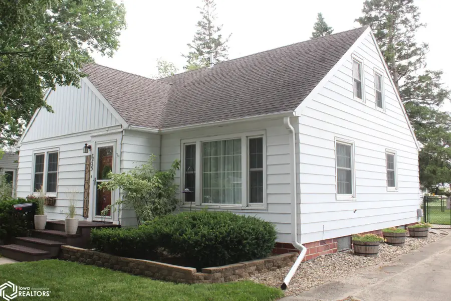 655 W 7th Street, Garner, IA 50438 - #2
