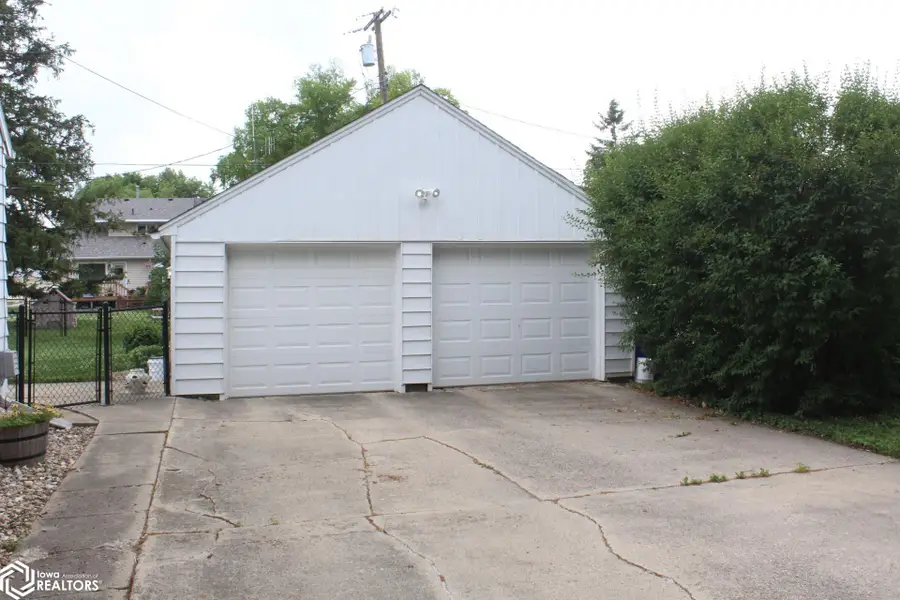 655 W 7th Street, Garner, IA 50438 - #3