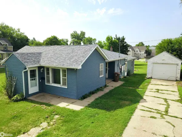 316 8th Avenue, Grinnell, IA 50112