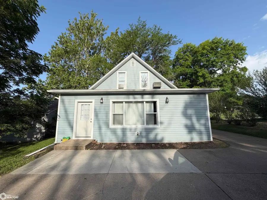 1330 N Market Street, Oskaloosa, IA 52577 - #2