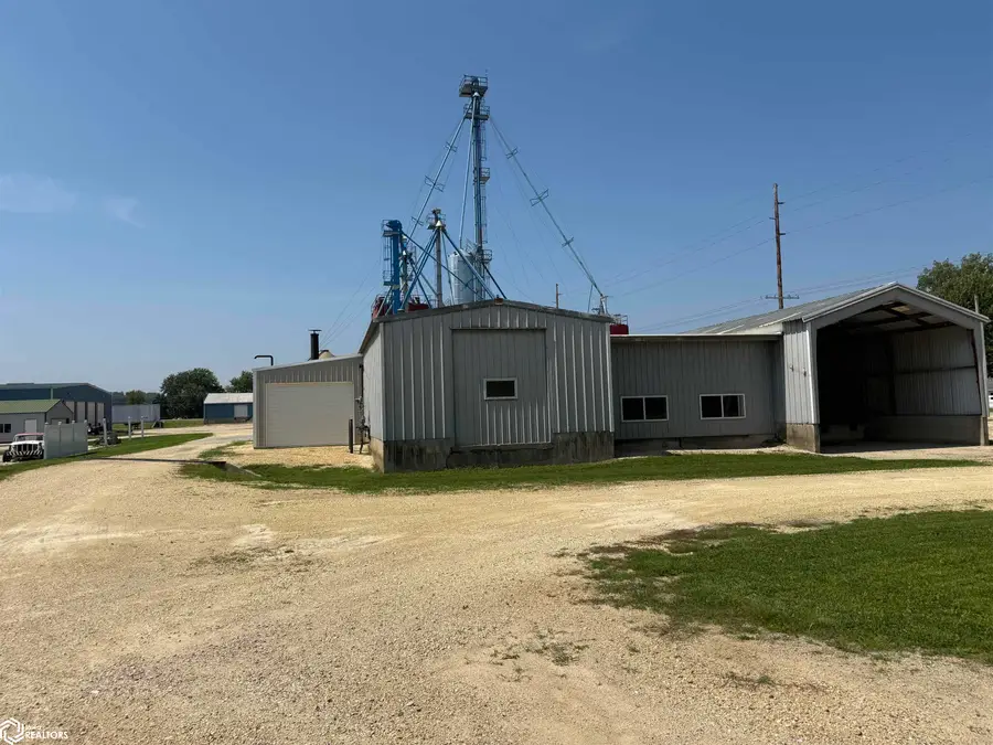 130 E 11th Street, Monticello, IA 52310 - #2