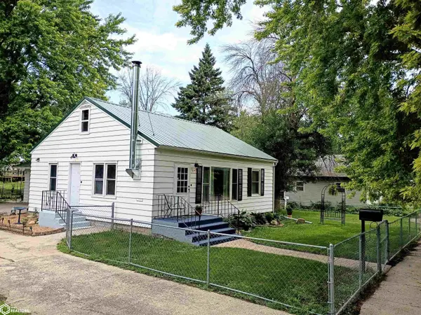 704 Des Moines Avenue, Rolfe, IA 50581