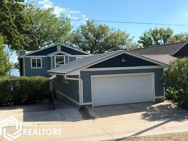 5494 Lakeview Drive, Clear Lake, IA 50428