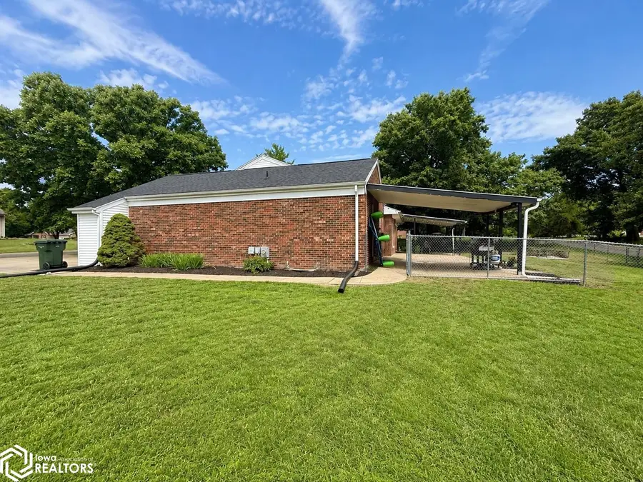 11 Greenbrier, Keokuk, IA 52632 - #3