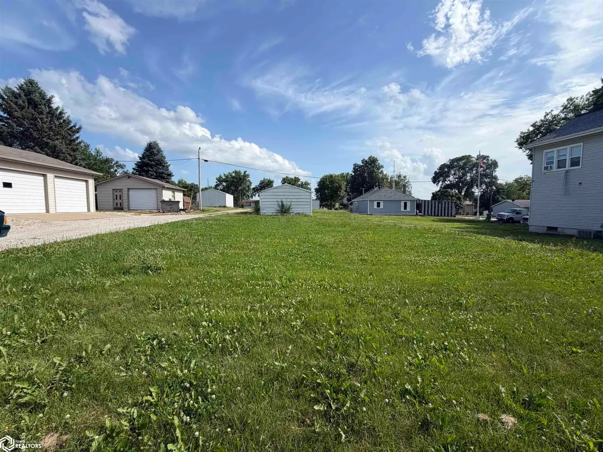 1116 High Ave W, Oskaloosa, IA 52577 - #1