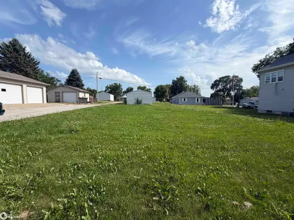 1116 High Ave W, Oskaloosa, IA 52577