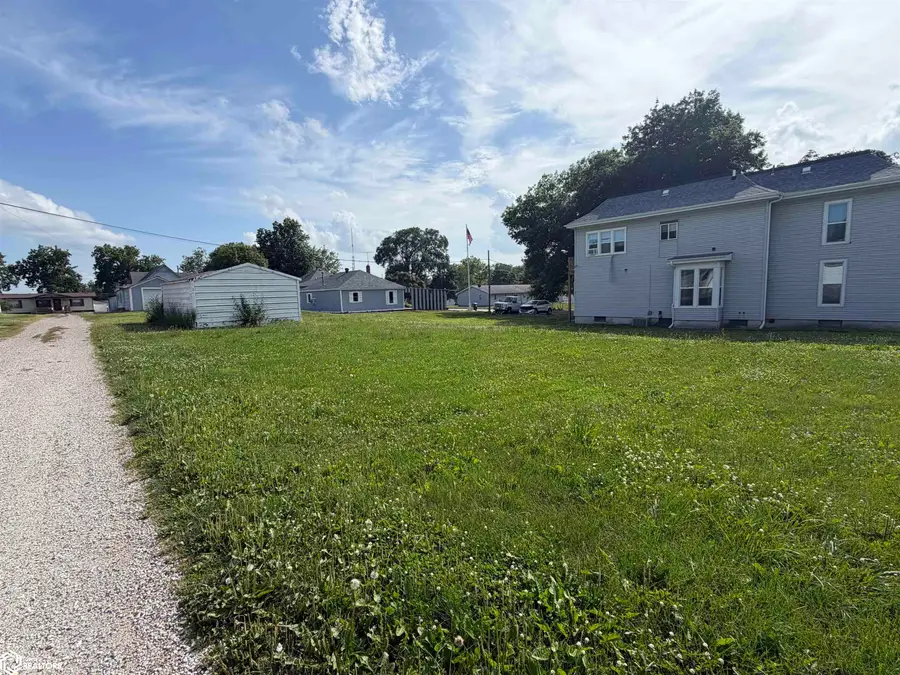 1116 High Ave W, Oskaloosa, IA 52577 - #2