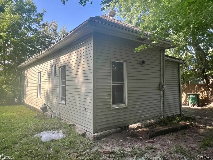 404 W Stone, Fairfield, IA 52556 - #3