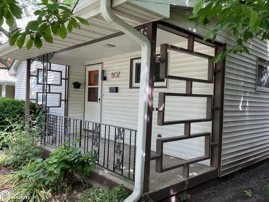 807 W Adams Street, Creston, IA 50801 - #2