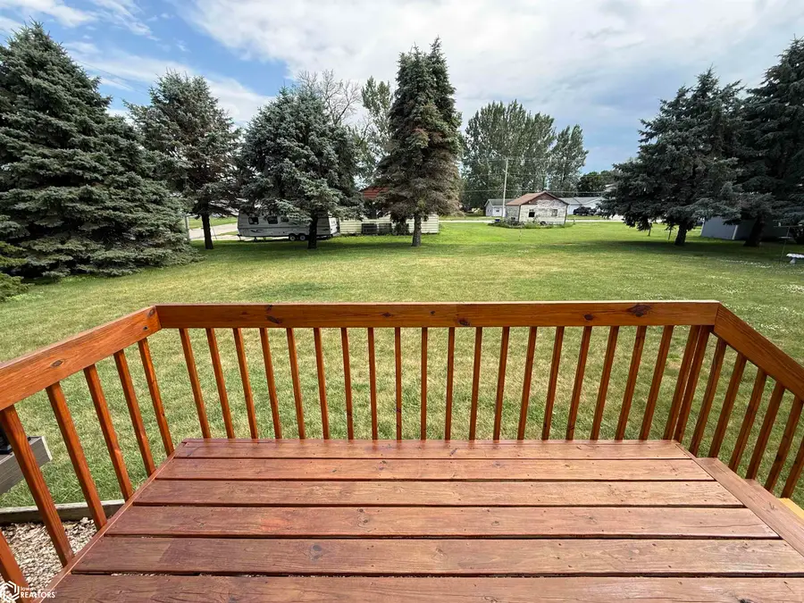277 4th St Se #2, Britt, IA 50423 - #3