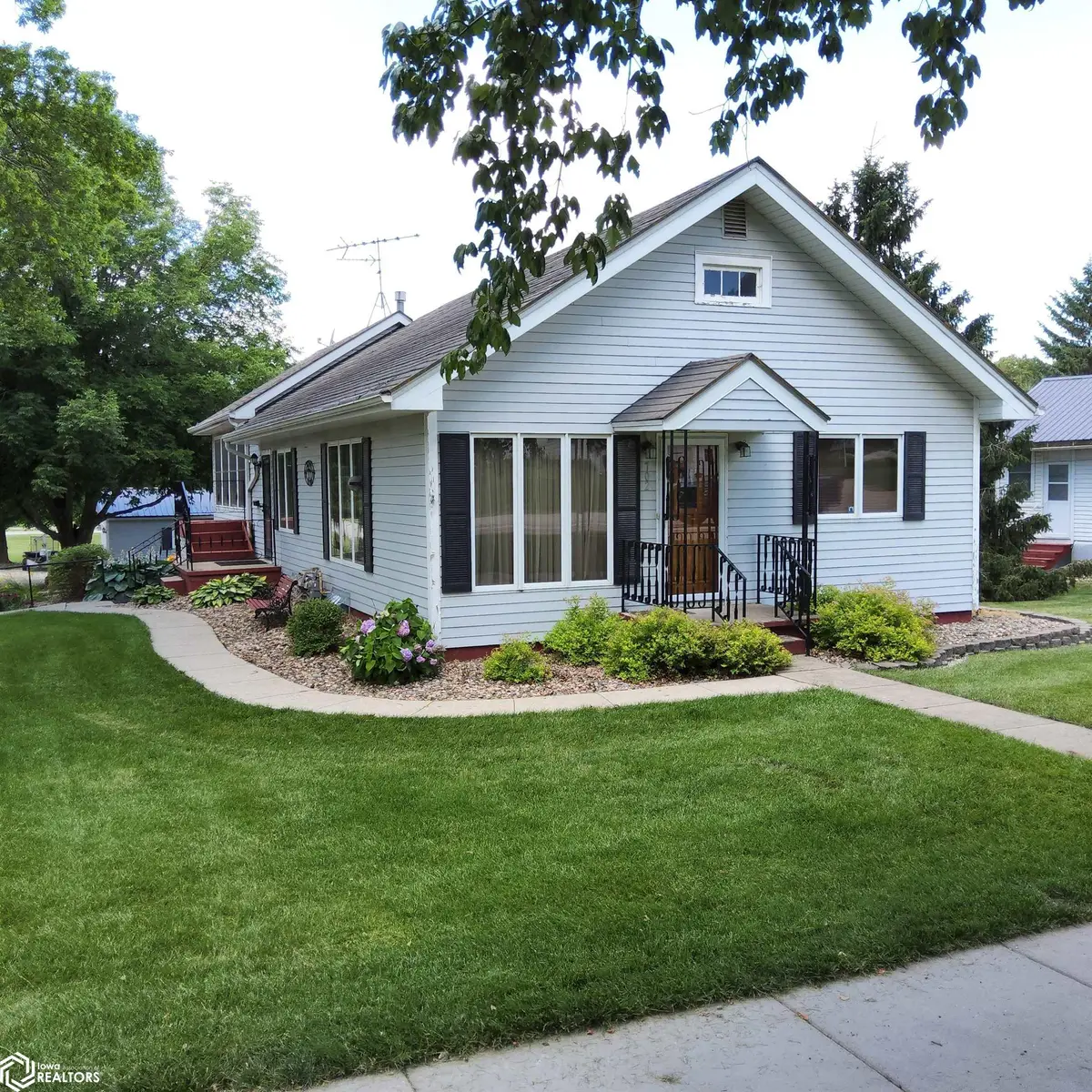 702 N Walnut Street, Avoca, IA 51521 - #1