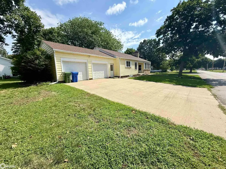 408 S Maple Street, Jefferson, IA 50129 - #2