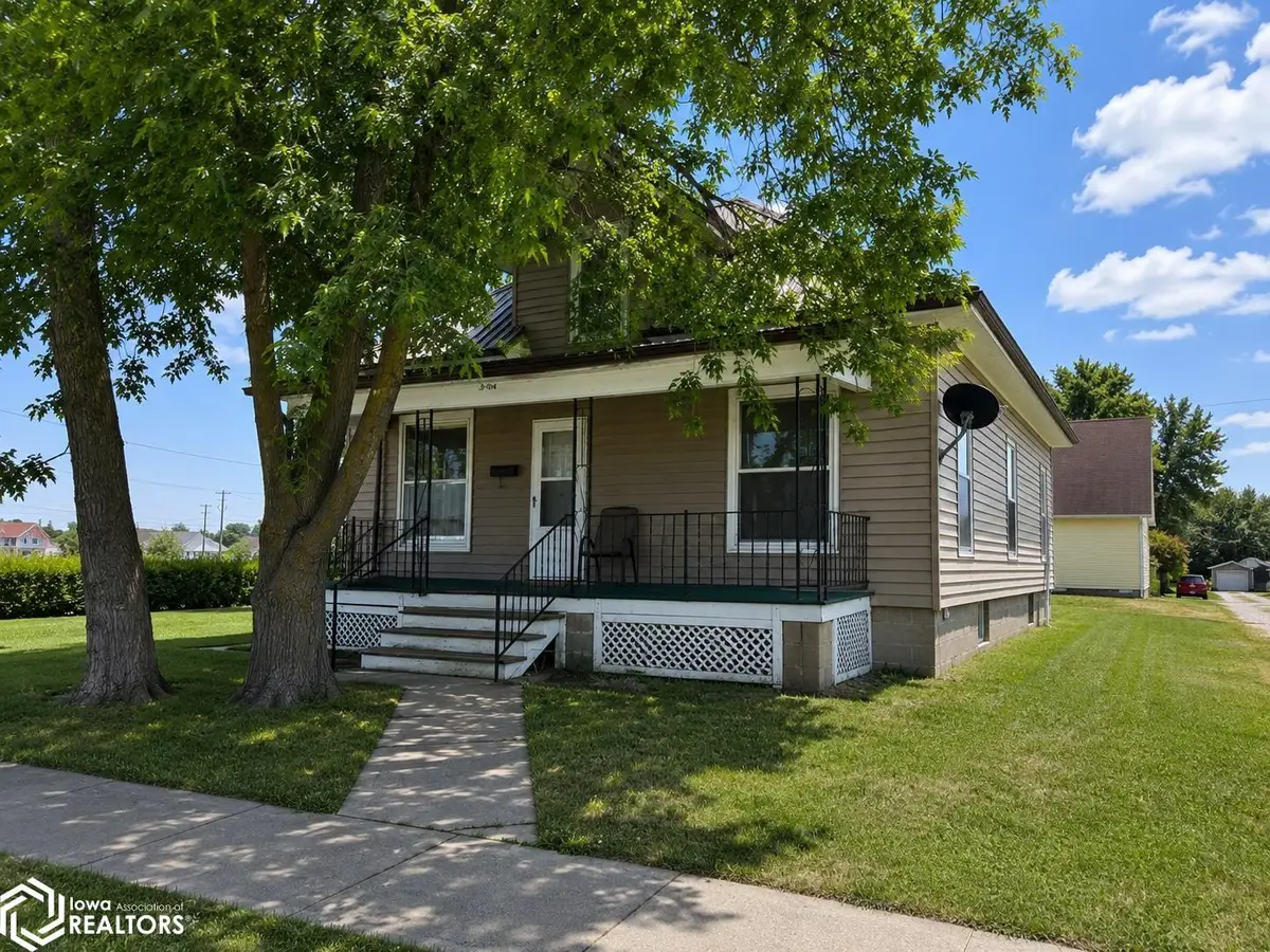 414 E Sheridan Avenue, Centerville, IA 52544 - #1