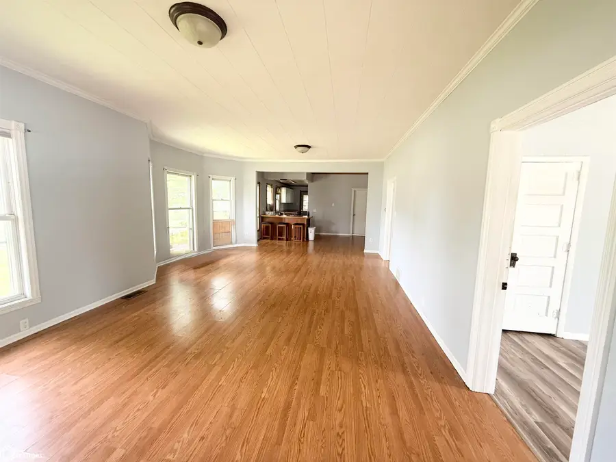 414 E Sheridan Avenue, Centerville, IA 52544 - #2