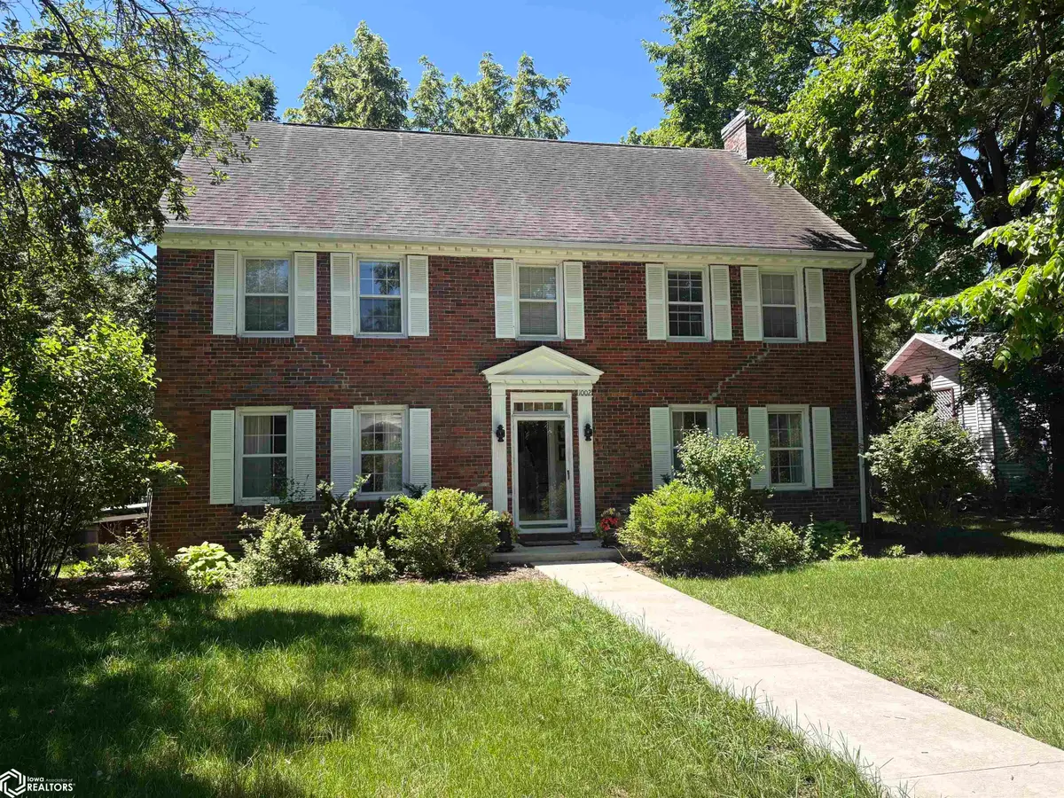 1002 E Burlington Avenue, Fairfield, IA 52556 - #1