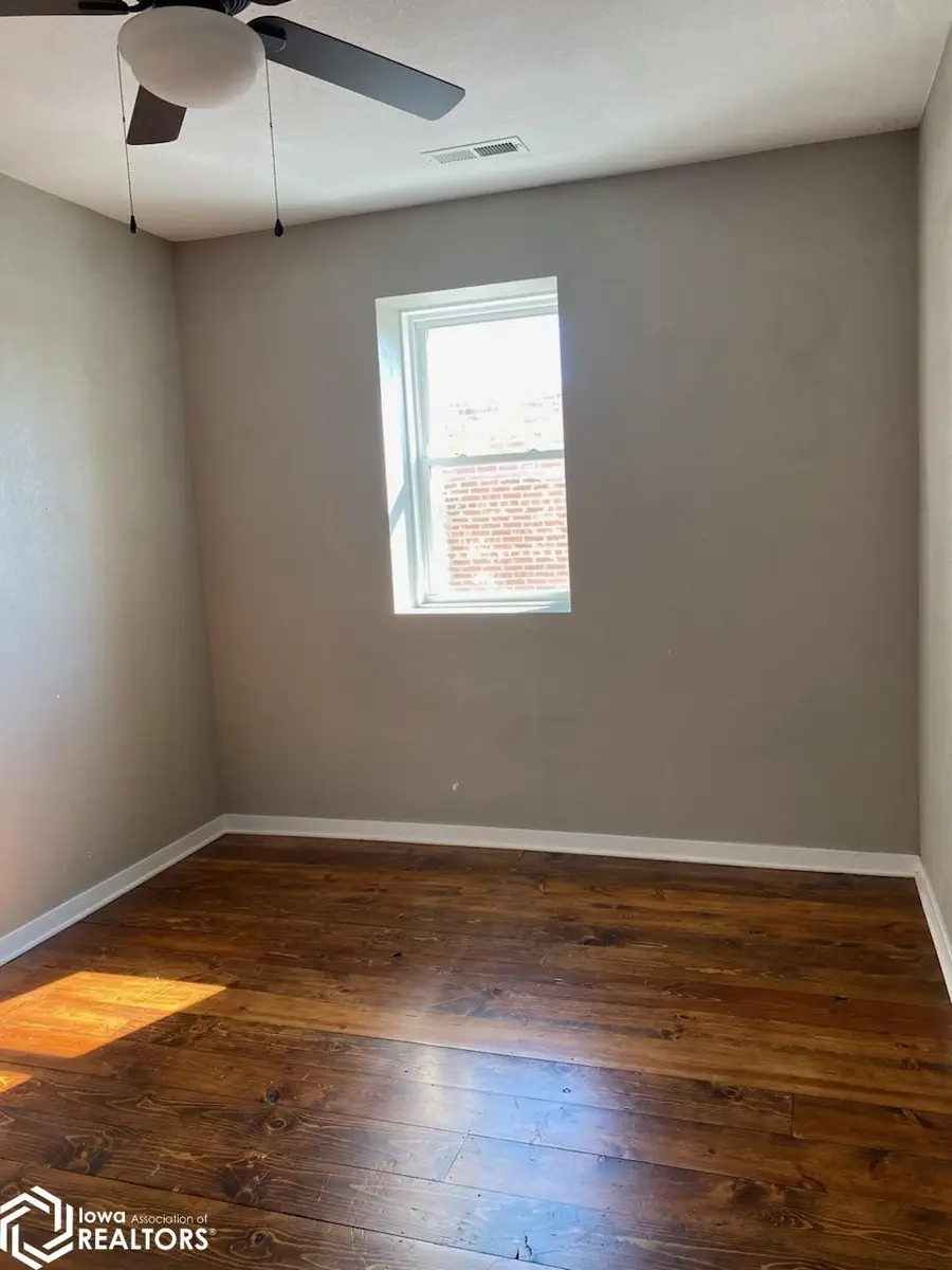 140 W Jefferson Street, Osceola, IA 50213 - #3