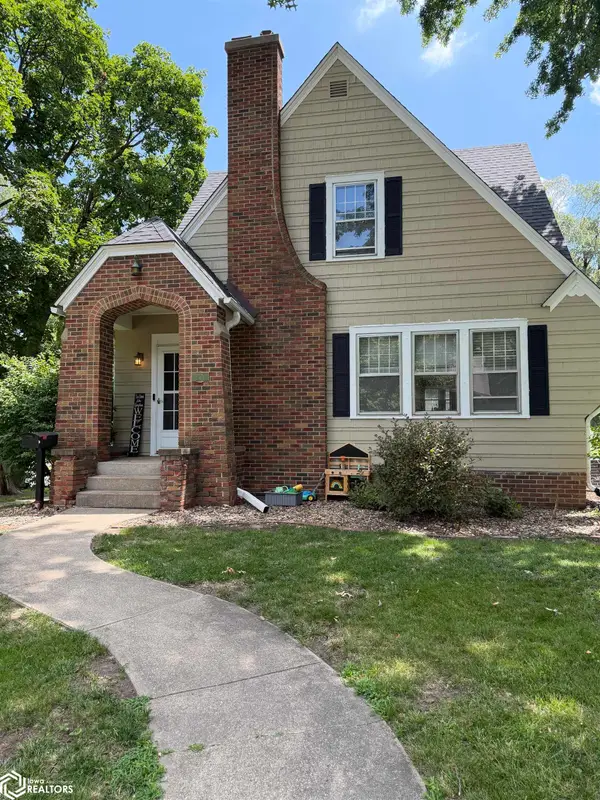 212 N 9th Street, Oskaloosa, IA 52577