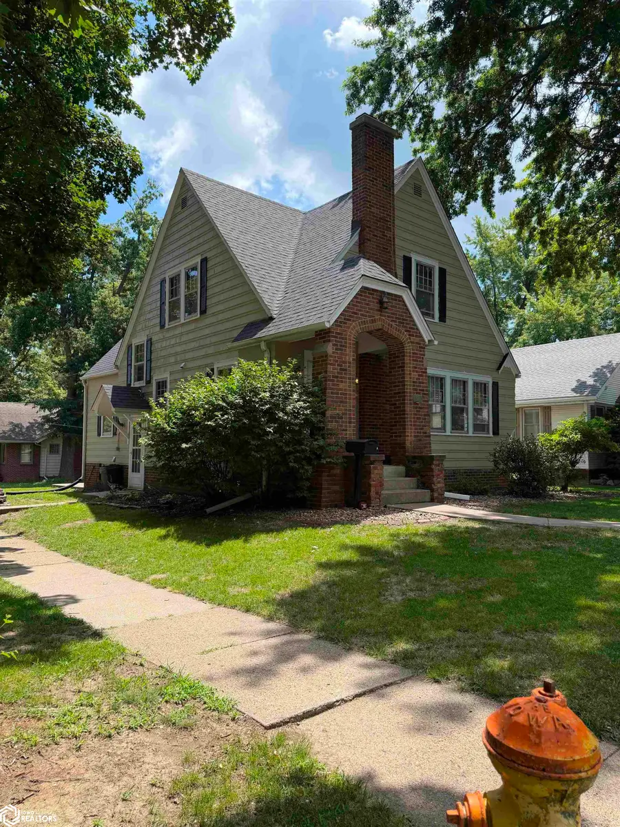 212 N 9th Street, Oskaloosa, IA 52577 - #2