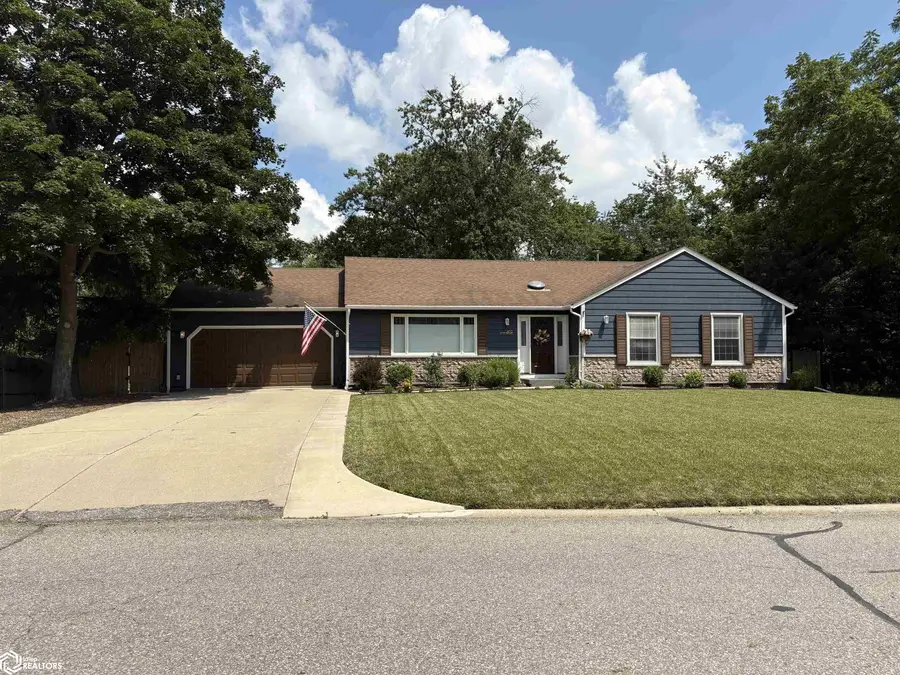 503 E Fillmore Avenue, Fairfield, IA 52556 - #2