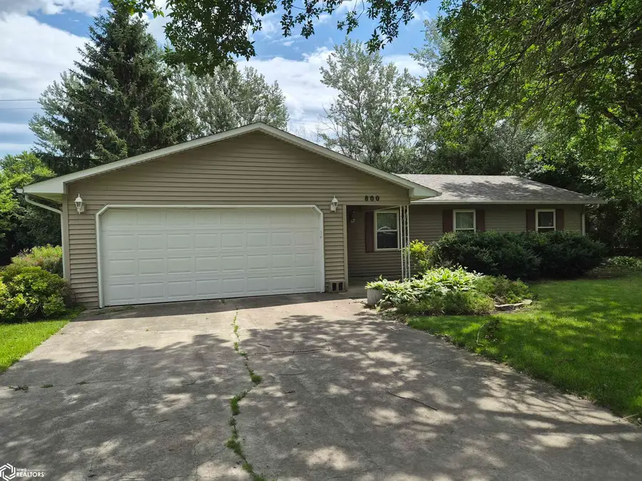 800 S Lucas Avenue, Eagle Grove, IA 50533 - #2