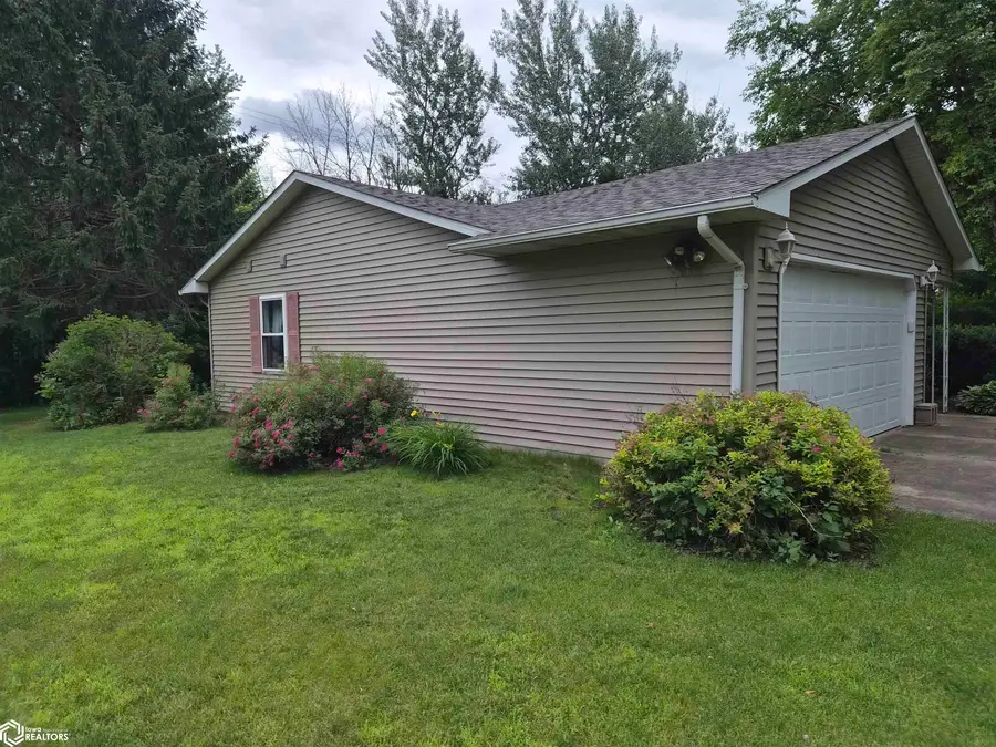 800 S Lucas Avenue, Eagle Grove, IA 50533 - #3
