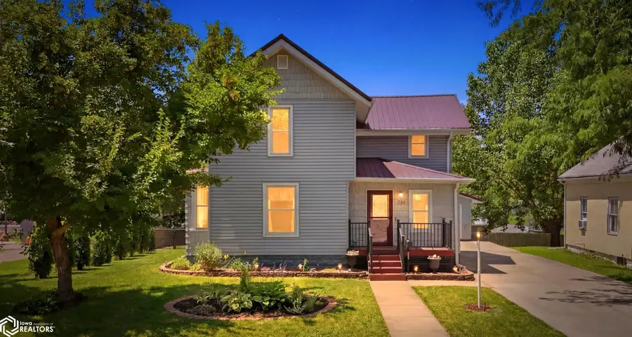 525 S Marion Avenue, Washington, IA 52353 - #2