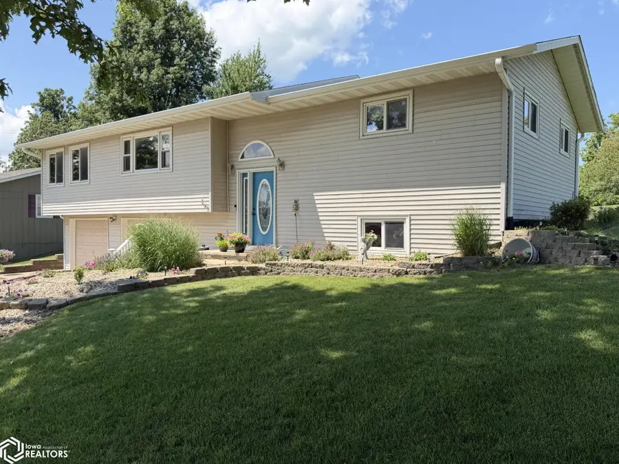 205 E Vine Street, Toledo, IA 52342 - #3
