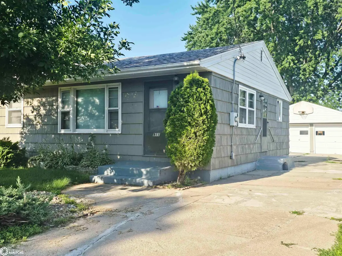 911 N Polk Avenue, Mason City, IA 50401 - #1