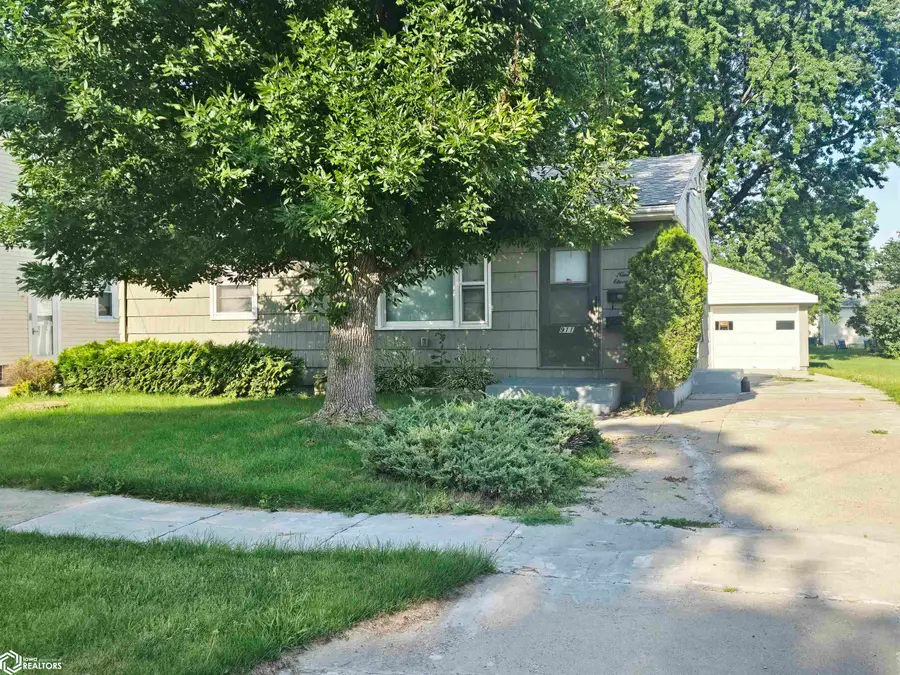 911 N Polk Avenue, Mason City, IA 50401 - #2