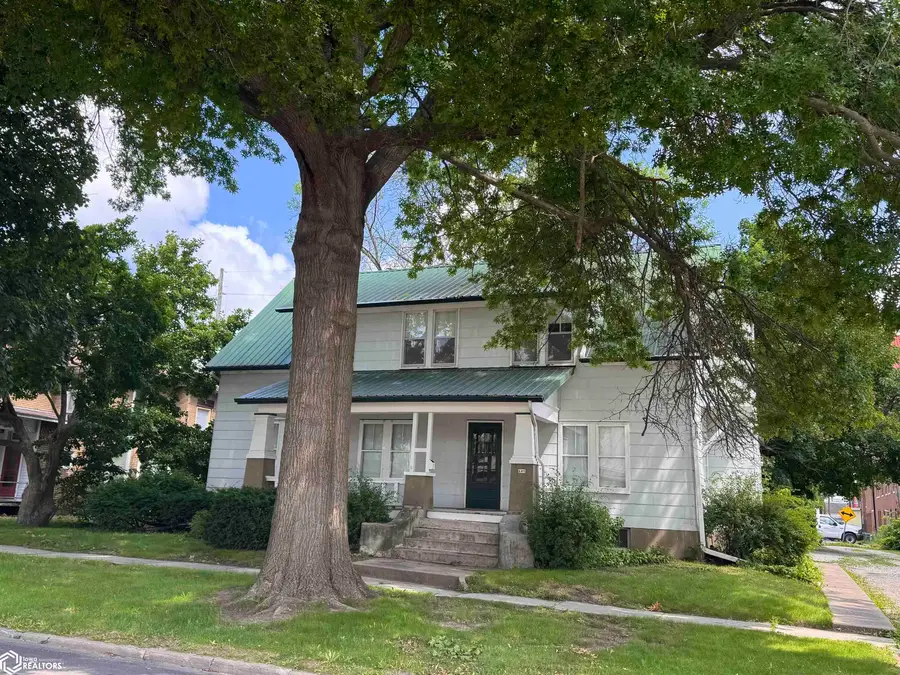 105 W Adams Avenue, Fairfield, IA 52556 - #3
