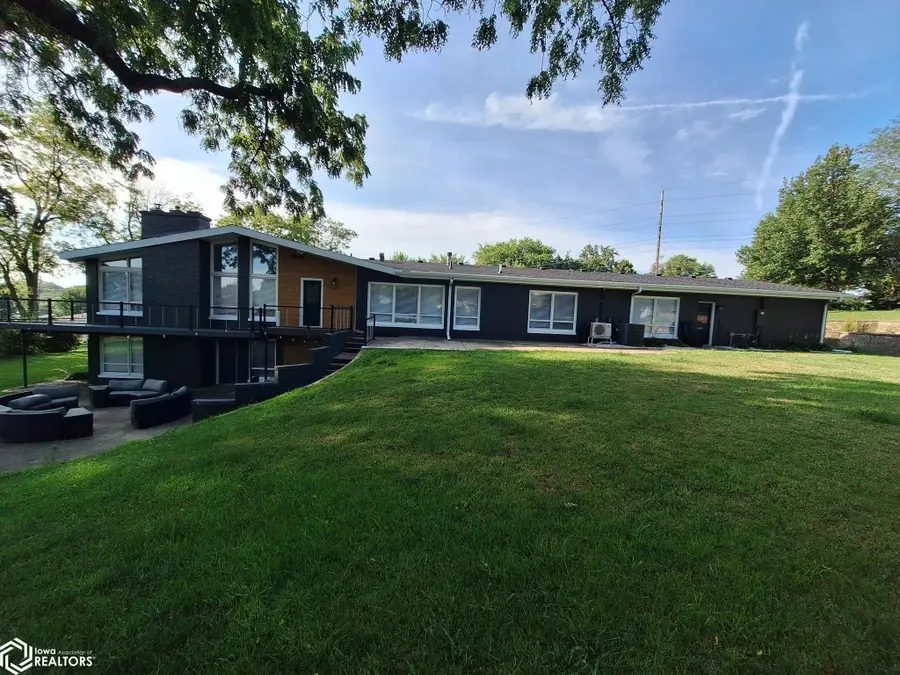 406 W 18th Street, Carroll, IA 51401 - #2