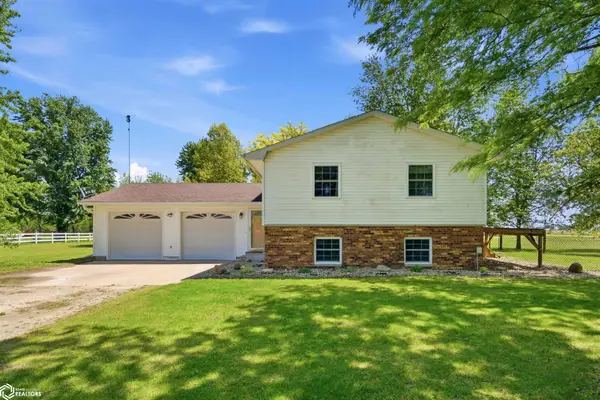 2942 Country Acres Drive, Danville, IA 52623