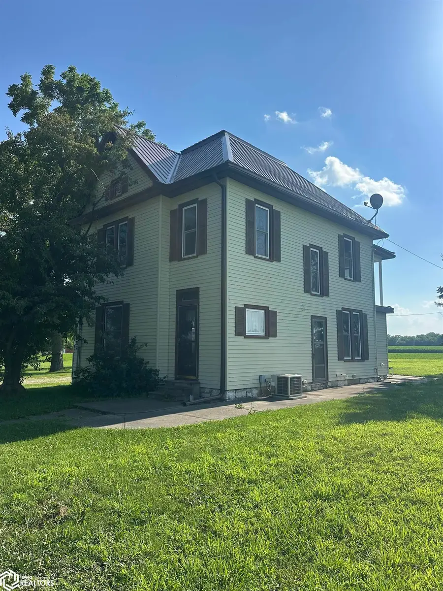 2555 New London Road, New London, IA 52645 - #2