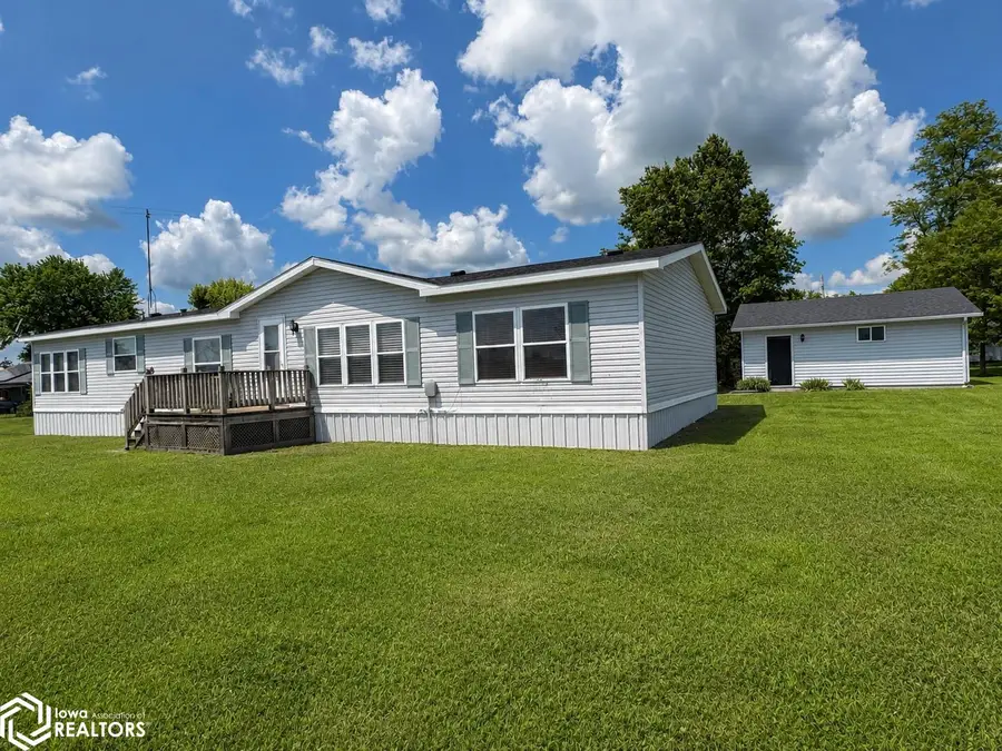 405 Varnum Street, Eldon, IA 52554 - #3