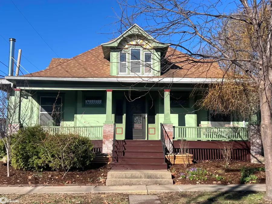 204 N 3rd Street, Fairfield, IA 52556 - #2
