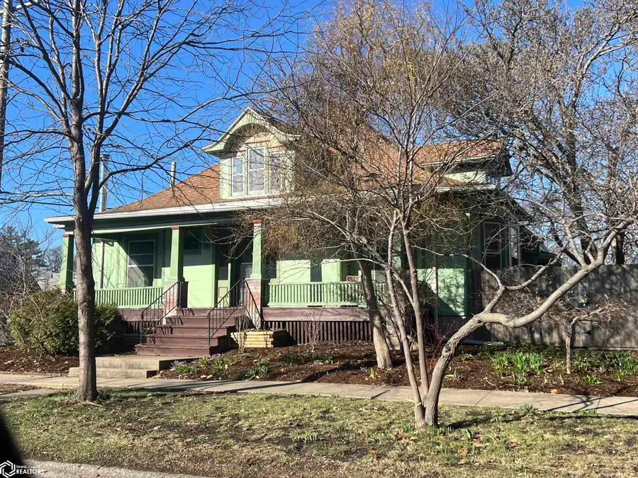204 N 3rd Street, Fairfield, IA 52556 - #3