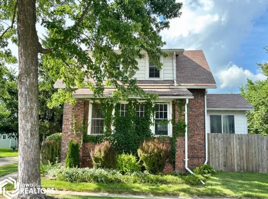 1105 E Broadway Avenue, Fairfield, IA 52556 - #3