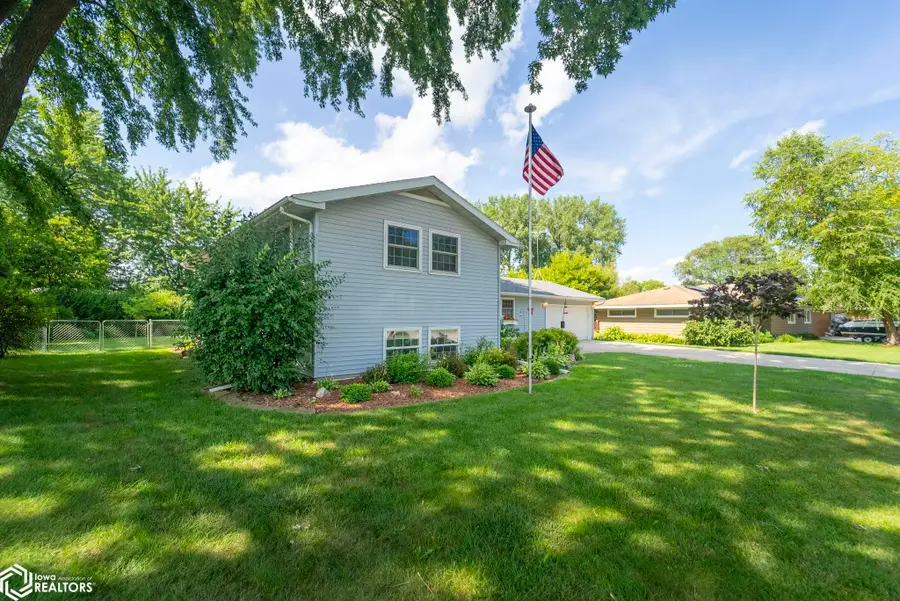 38 Country Circle, Mason City, IA 50401 - #2