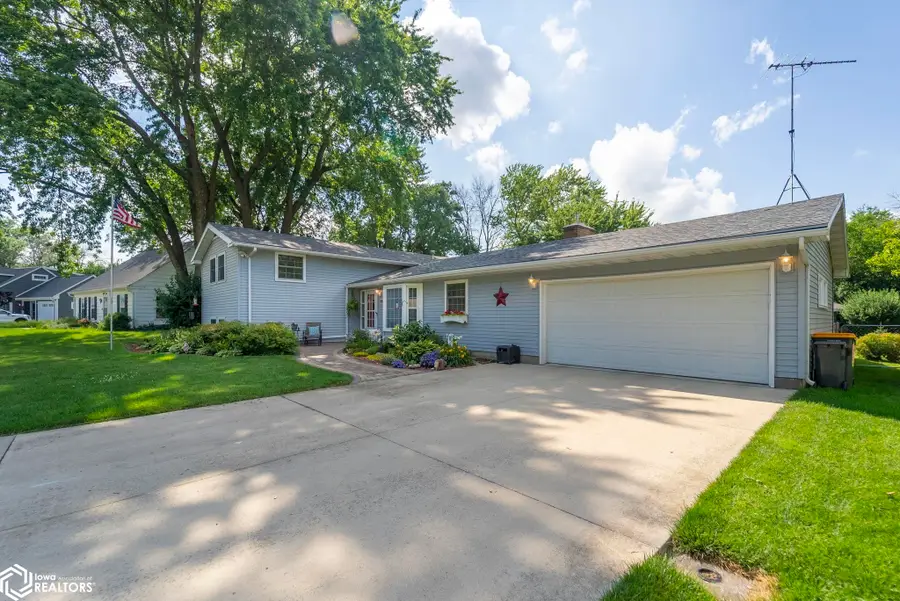 38 Country Circle, Mason City, IA 50401 - #3