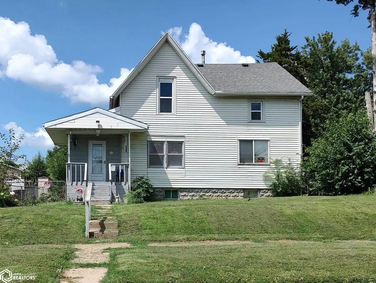 504 E Linn Street, Marshalltown, IA 50158 - #1