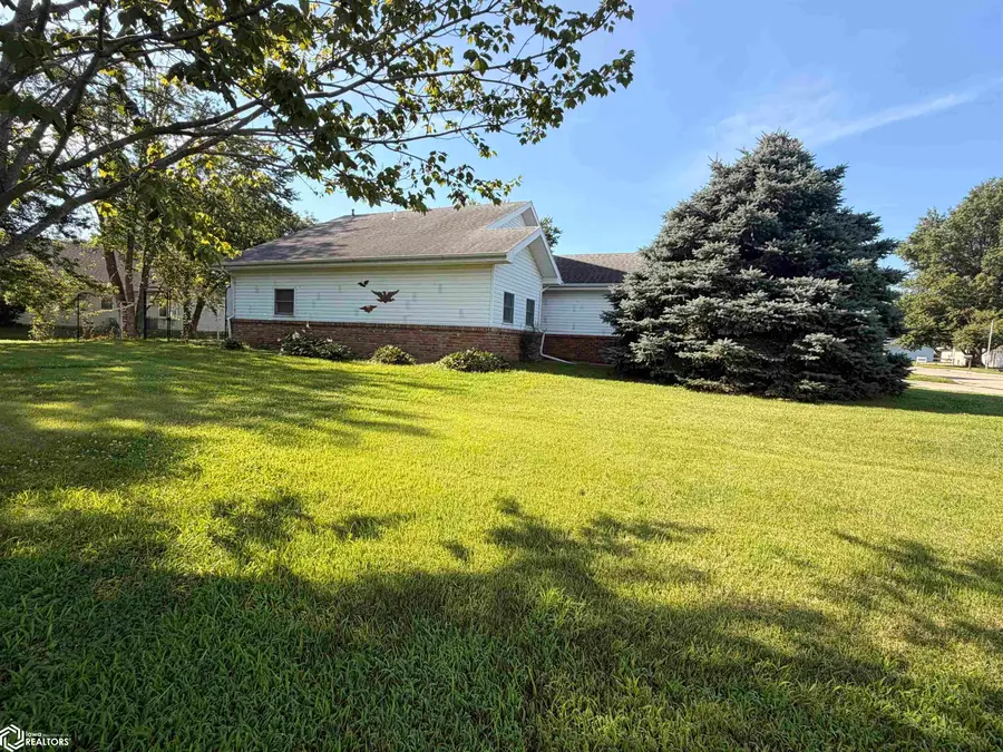1001 Cherry Hills Drive, Shenandoah, IA 51601 - #3