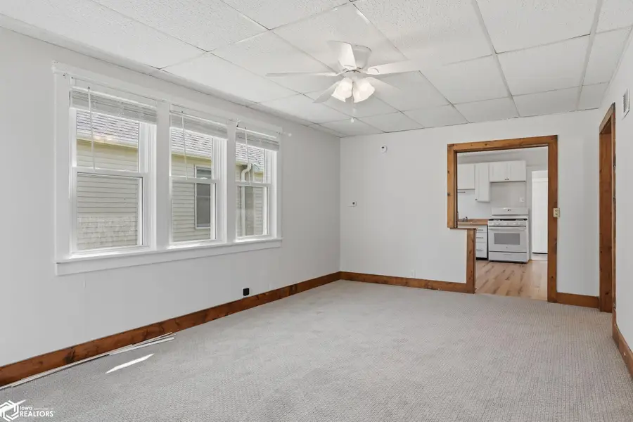 1227 N 6th Street, Burlington, IA 52601 - #3