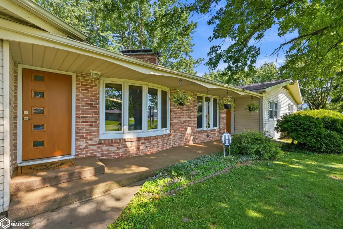 304 S Cedar Street, Wapello, IA 52653 - #1