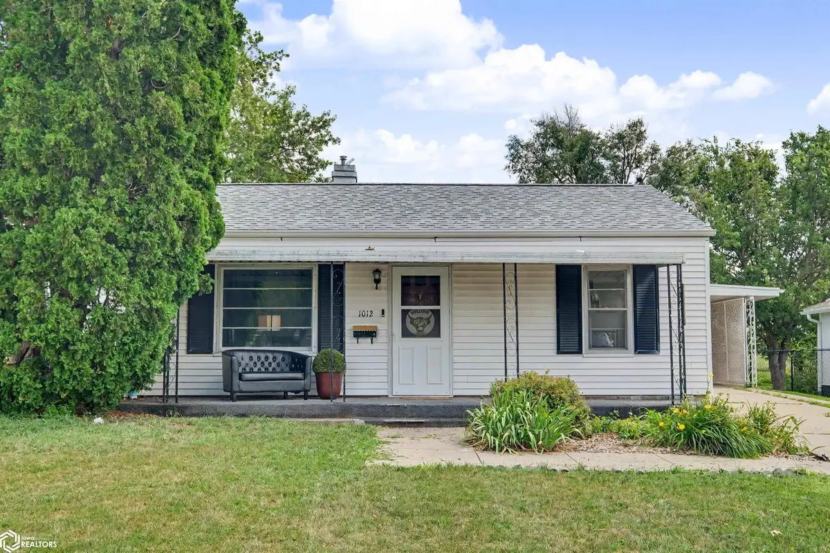 1012 S 7th Avenue, Marshalltown, IA 50158 - #1