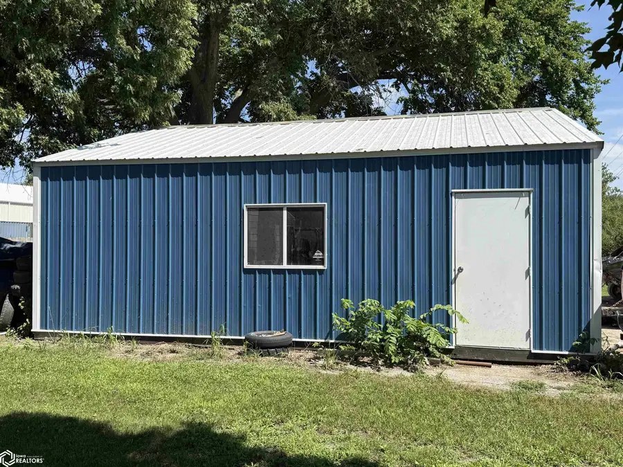 307 S Mulberry Street, Richland, IA 52585 - #2