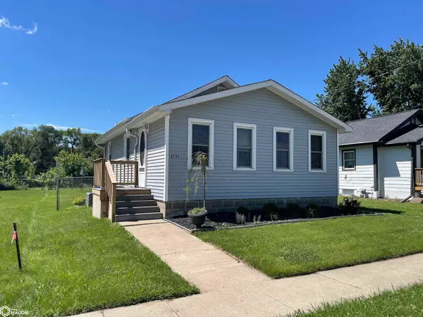 2735 E Elm Street, Des Moines, IA 50317