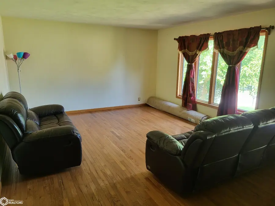 1911 Bailey Drive, Marshalltown, IA 50158 - #2