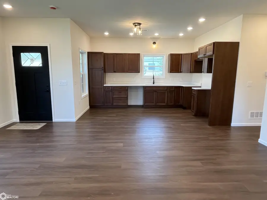 522 S 3rd Street, Albia, IA 52531 - #3